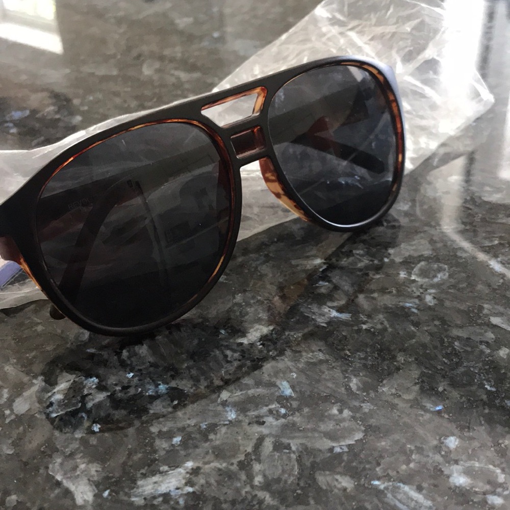 SALE !!!!!Le Spec Sunglasses 🤩